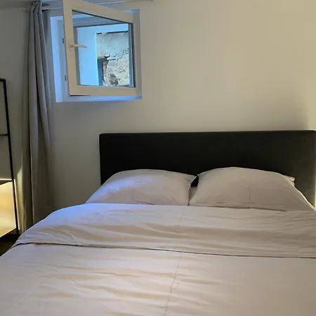 Soleil Du Matin Et Parking Gratuit アパート