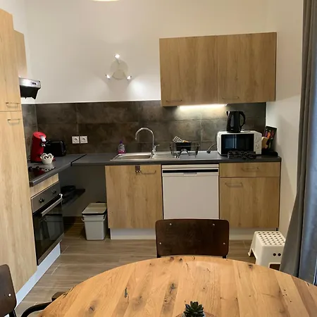 Soleil Du Matin Et Parking Gratuit アパート *